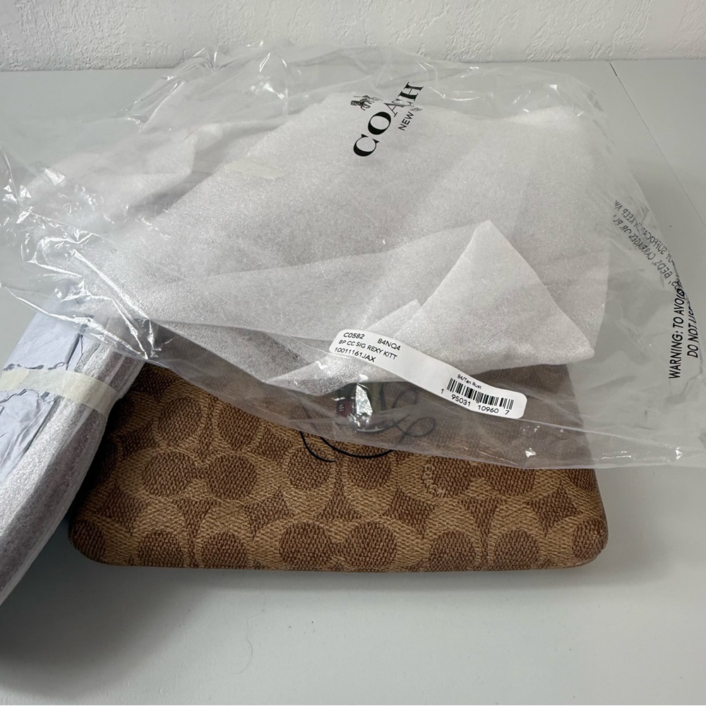 COACH Kitt Messenger Rexy Signature Crossbody Bag Purse Christmas Theme $175 - Picture 7 of 8